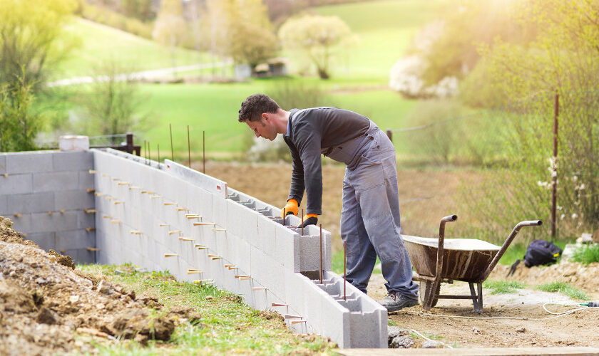Equipped for Success- Essential Tools for Contractors and DIY Homeowners Tackling Spring Projects